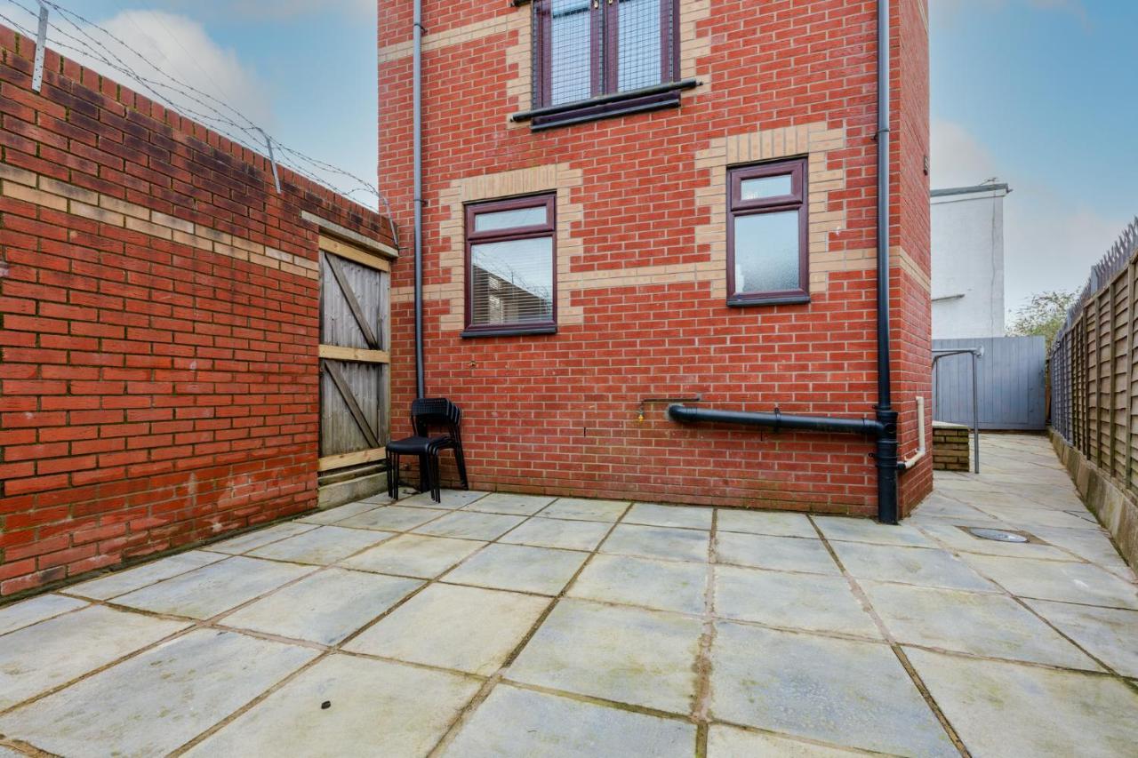 Stayright- 2 Bedroom House, Centrally Located & Close Walk To City Centre Cardiff Exterior foto